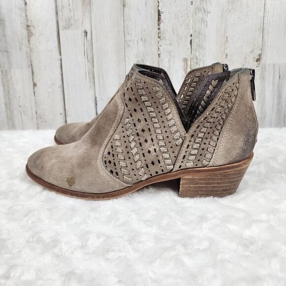 Vince Camuto Suede Ankle Booties Tan Size 8.5 - Picture 2 of 11